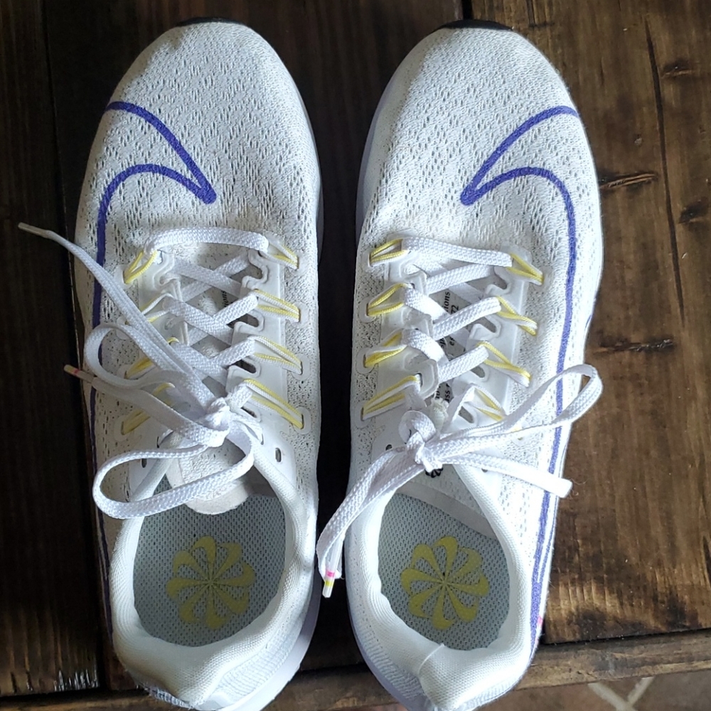 Nike zoom sneakers